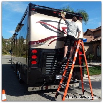 https://www.expert-mobile-car-detailing.com/images/how-to-wash-RV.jpg